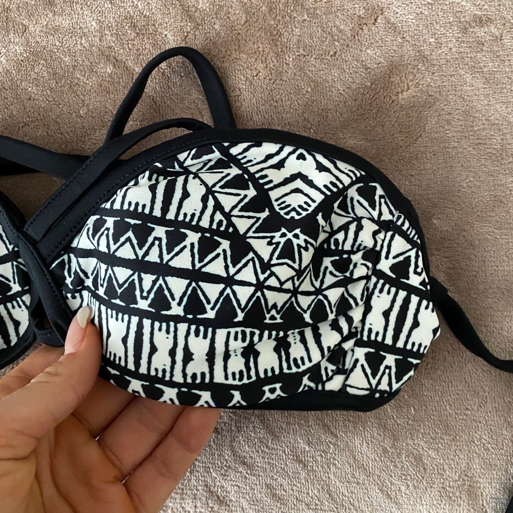 Patterned Bikini Top - Picture 3 of 5